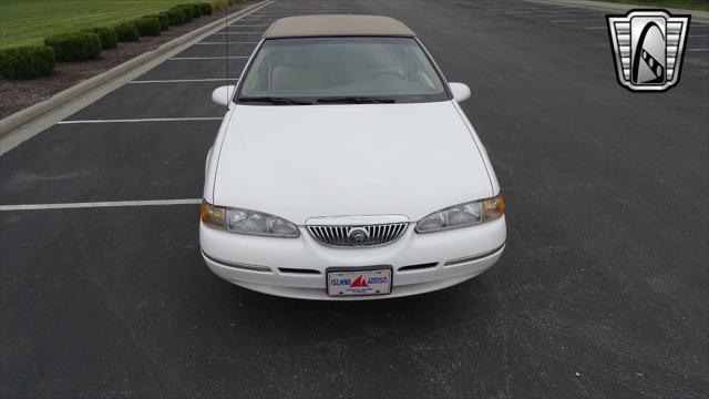Photo of 1997 White Mercury Cougar