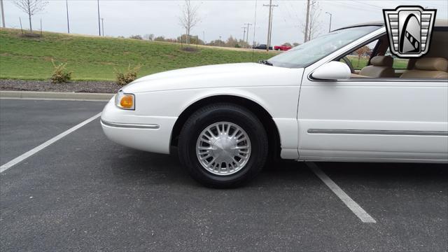 Photo of 1997 White Mercury Cougar