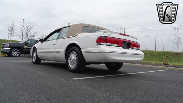 Photo of 1997 White Mercury Cougar