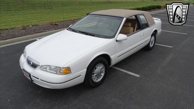 Photo of 1997 White Mercury Cougar