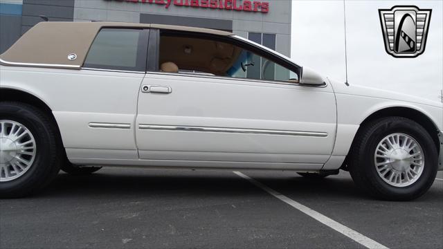 Photo of 1997 White Mercury Cougar