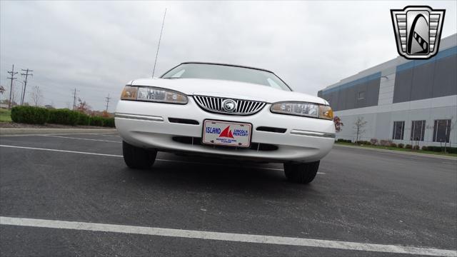 Photo of 1997 White Mercury Cougar