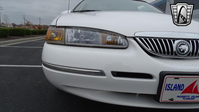 Photo of 1997 White Mercury Cougar