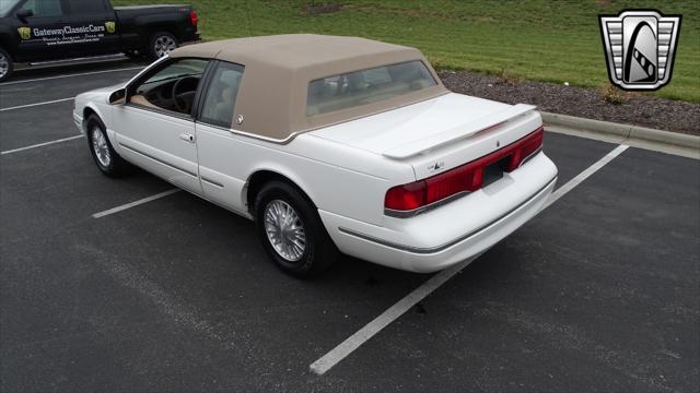 Photo of 1997 White Mercury Cougar