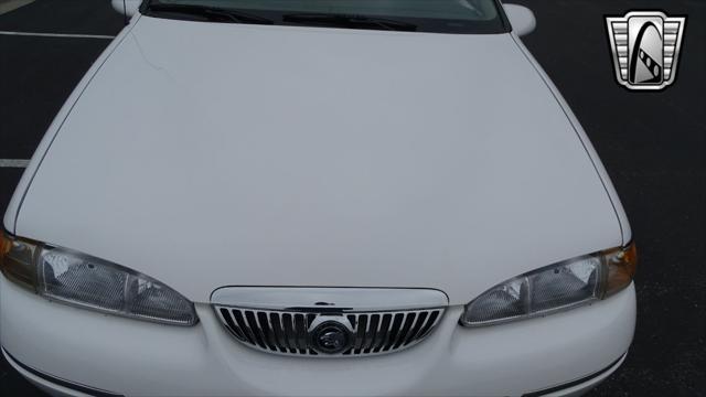 Photo of 1997 White Mercury Cougar