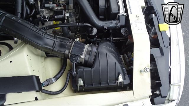 Photo of 1997 White Mercury Cougar