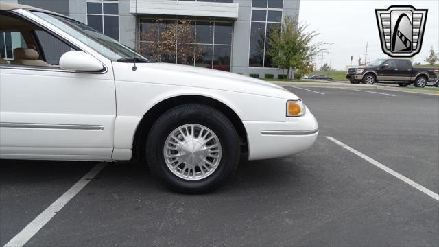 Photo of 1997 White Mercury Cougar