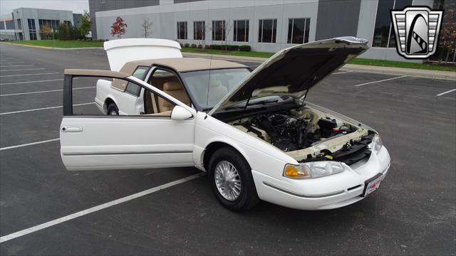 Photo of 1997 White Mercury Cougar