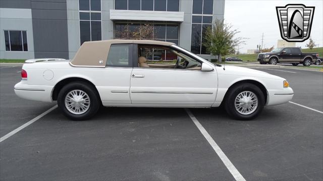 Photo of 1997 White Mercury Cougar