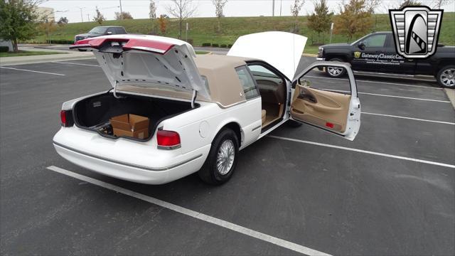 Photo of 1997 White Mercury Cougar