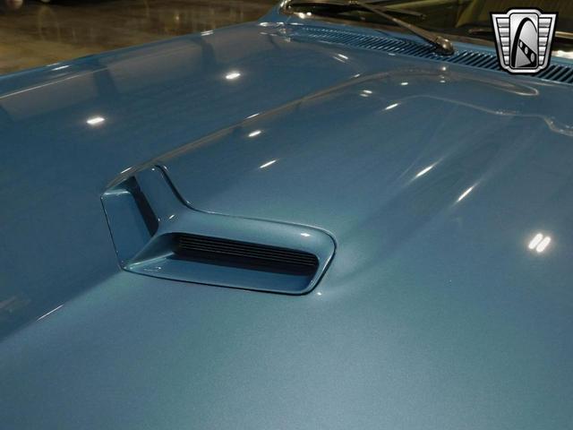 Photo of 1967 Blue and White Pontiac GTO