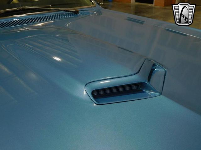 Photo of 1967 Blue and White Pontiac GTO