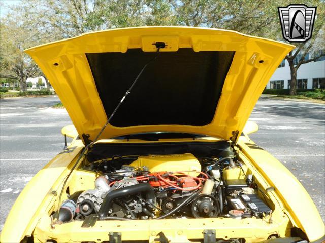 Photo of 1995 Yellow Ford Mustang