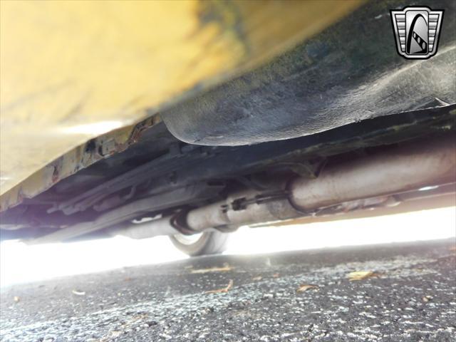 Photo of 1995 Yellow Ford Mustang