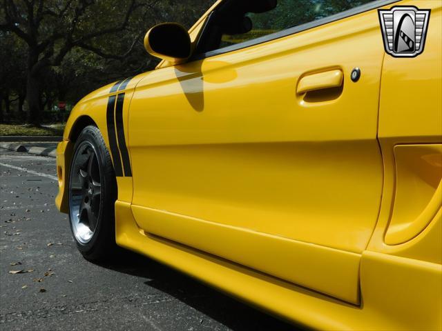 Photo of 1995 Yellow Ford Mustang