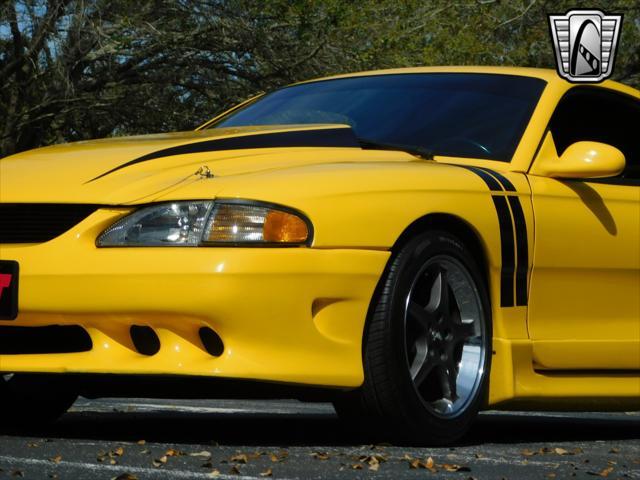 Photo of 1995 Yellow Ford Mustang