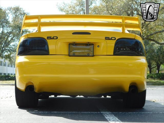 Photo of 1995 Yellow Ford Mustang