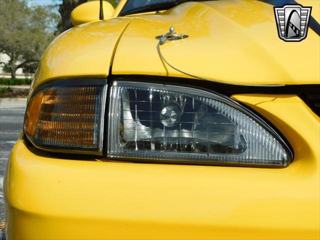 Photo of 1995 Yellow Ford Mustang