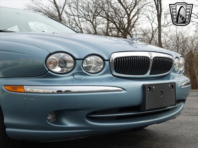 Photo of 2002 Blue Jaguar X-Type