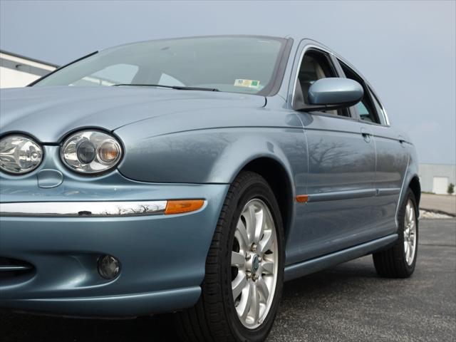 Photo of 2002 Blue Jaguar X-Type