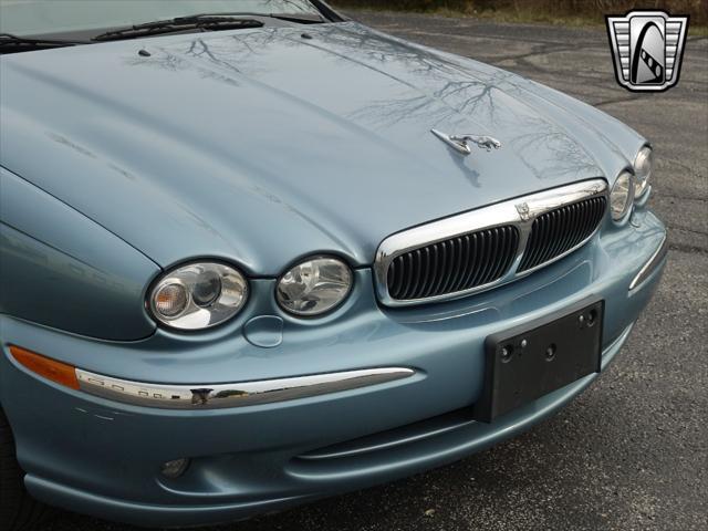 Photo of 2002 Blue Jaguar X-Type