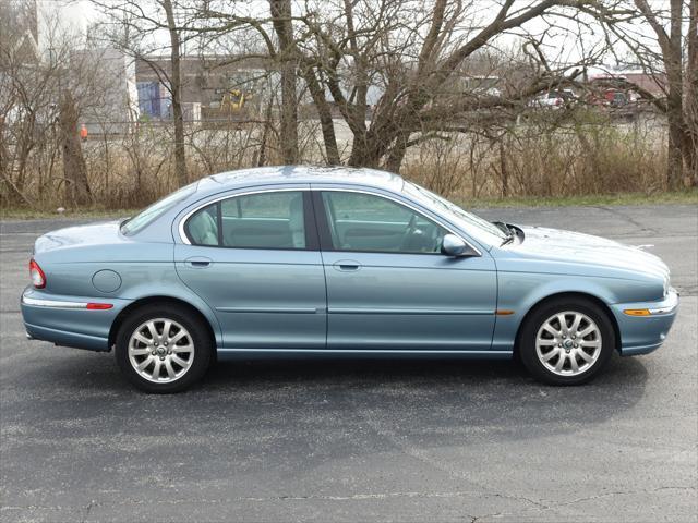 Photo of 2002 Blue Jaguar X-Type