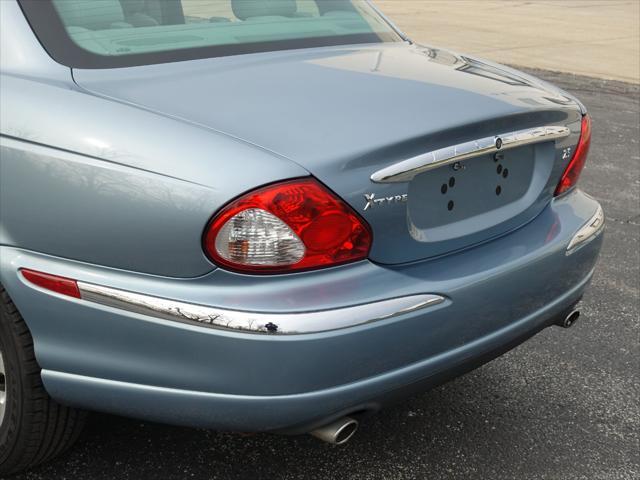 Photo of 2002 Blue Jaguar X-Type