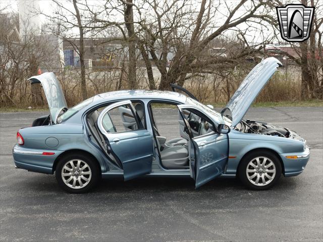 Photo of 2002 Blue Jaguar X-Type