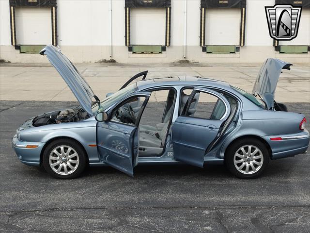 Photo of 2002 Blue Jaguar X-Type