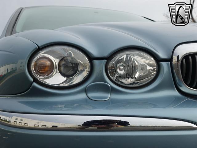 Photo of 2002 Blue Jaguar X-Type