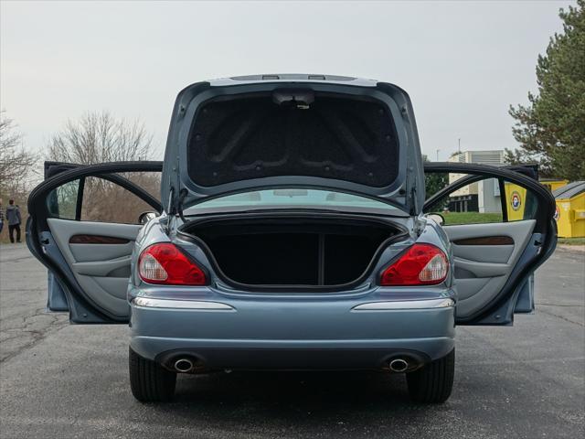 Photo of 2002 Blue Jaguar X-Type