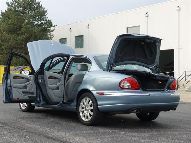 Photo of 2002 Blue Jaguar X-Type