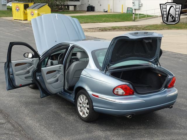 Photo of 2002 Blue Jaguar X-Type