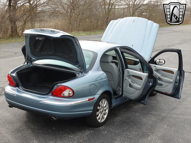 Photo of 2002 Blue Jaguar X-Type