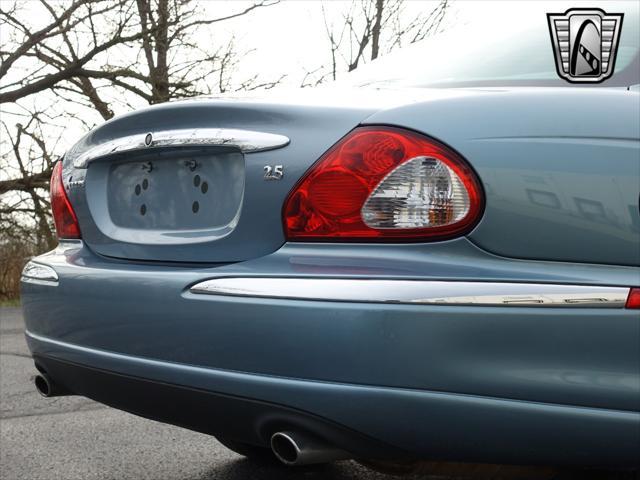 Photo of 2002 Blue Jaguar X-Type