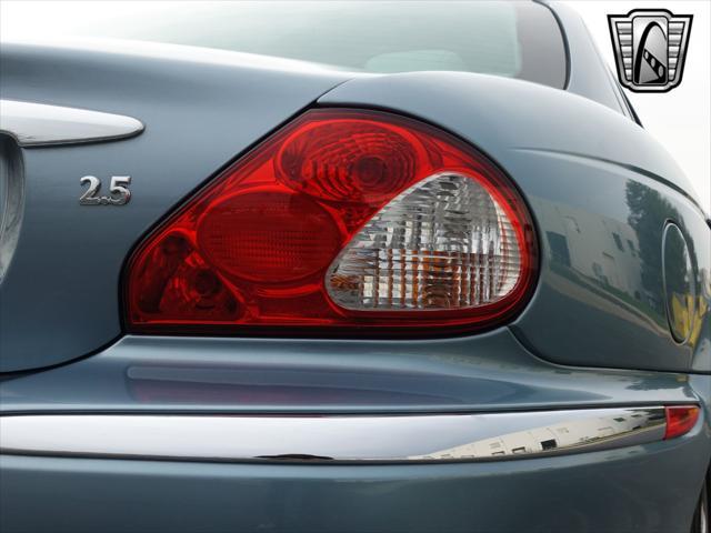 Photo of 2002 Blue Jaguar X-Type