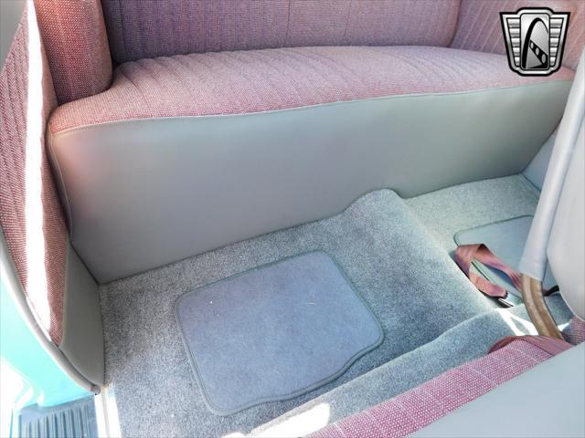 Photo of 1948 Turquois Chevrolet Stylemaster