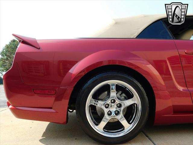 Photo of 2005 Red Ford Mustang