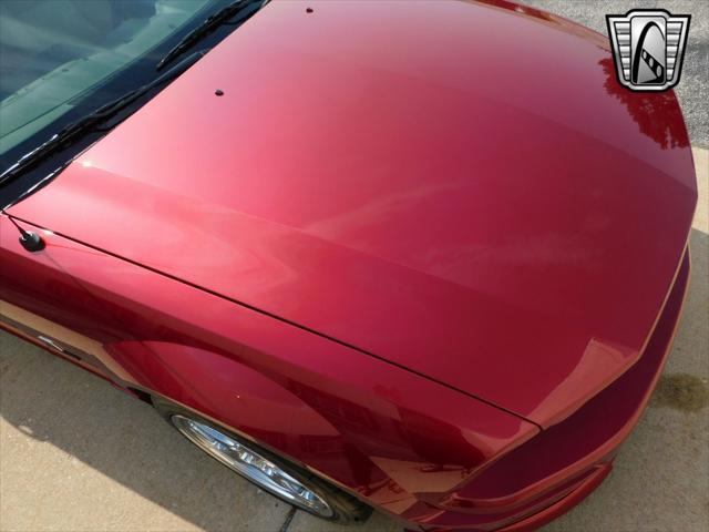 Photo of 2005 Red Ford Mustang