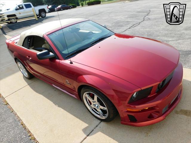 Photo of 2005 Red Ford Mustang