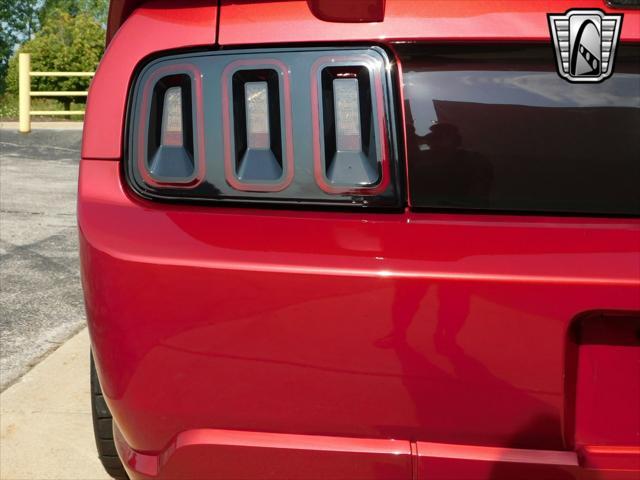 Photo of 2005 Red Ford Mustang