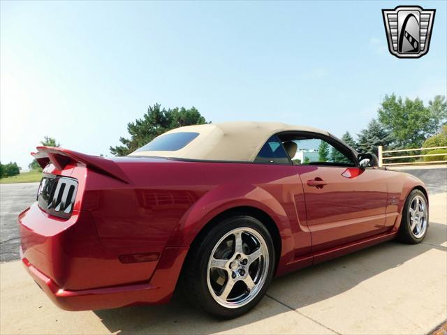 Photo of 2005 Red Ford Mustang