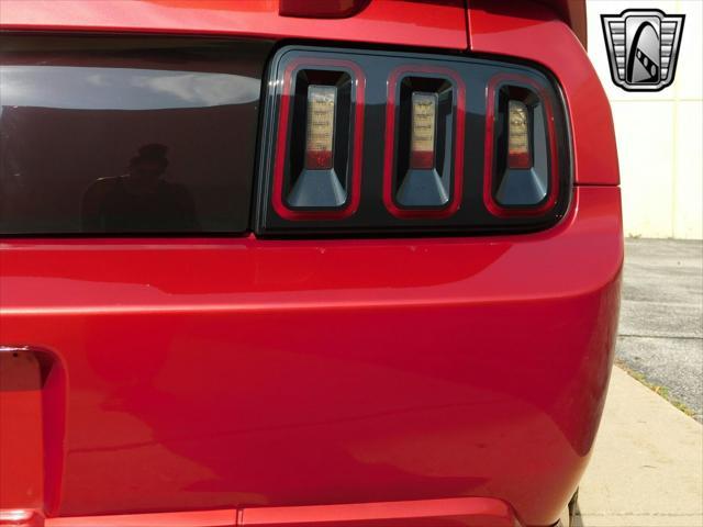 Photo of 2005 Red Ford Mustang