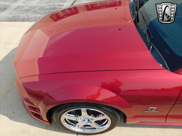 Photo of 2005 Red Ford Mustang
