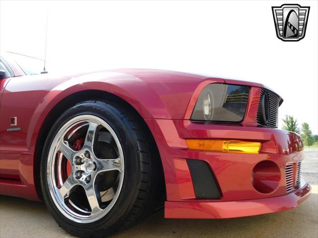 Photo of 2005 Red Ford Mustang