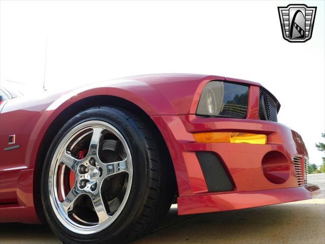 Photo of 2005 Red Ford Mustang