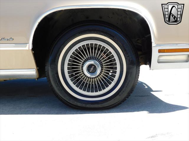 Photo of 1978 Beige Lincoln Town Car