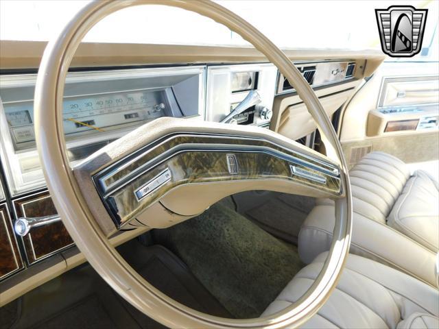 Photo of 1978 Beige Lincoln Town Car