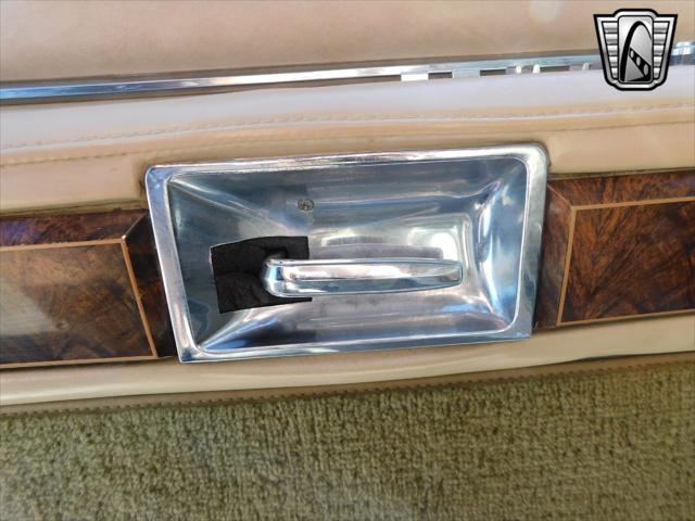 Photo of 1978 Beige Lincoln Town Car