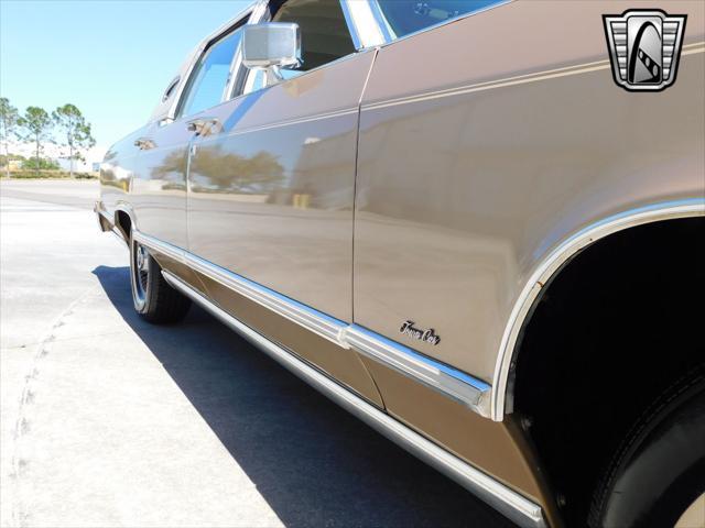 Photo of 1978 Beige Lincoln Town Car